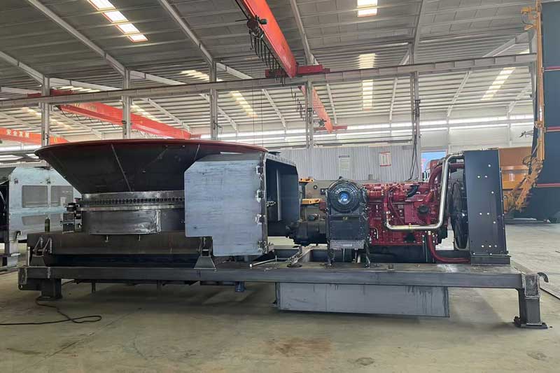 Trailer type Tub Grinder Assembly at WDMachinary Factory