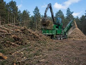 Forestry residues documented for tub grinder wear-cost analysis